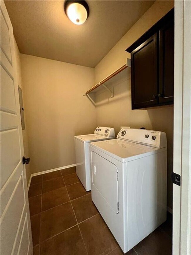 Building Photo - Nice House In SE Fayetteville