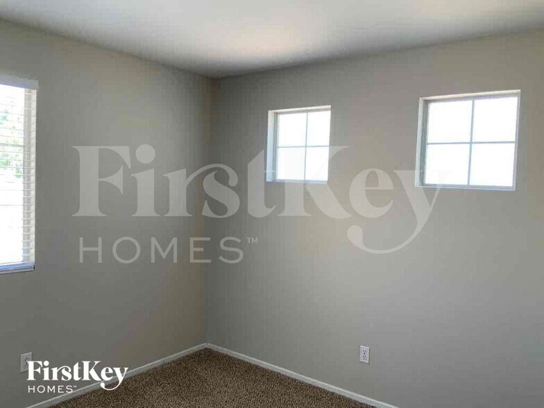 Building Photo - 6067 Hidden Rock Dr