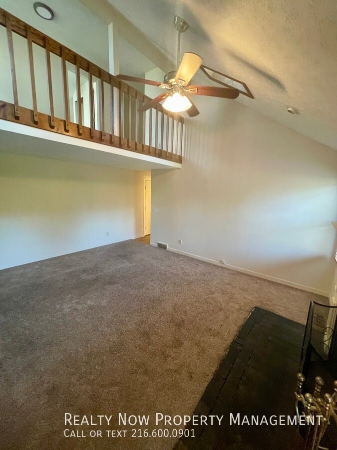 Building Photo - 32467 S Roundhead Dr
