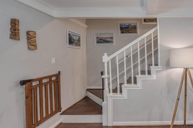 Building Photo - 1815 Valley Vista Dr