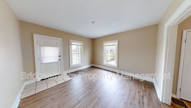 Building Photo - 2620 Wayne Ave