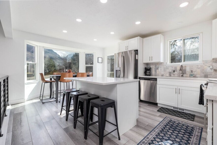 Building Photo - 2744 Newcastle Dr