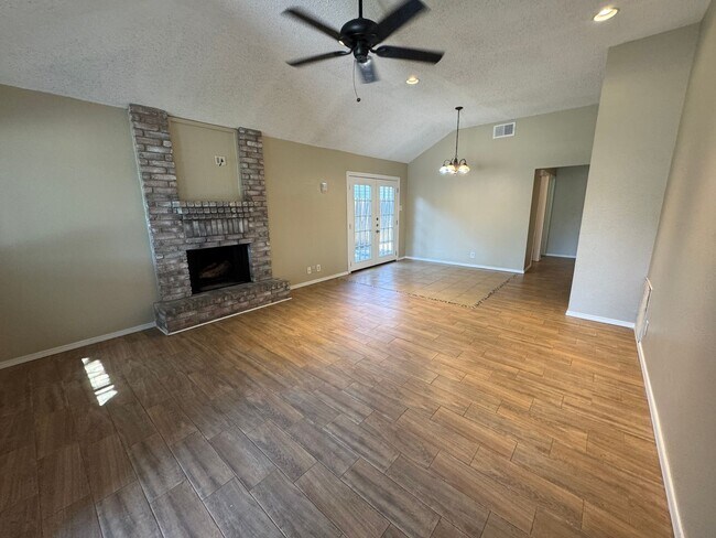 Building Photo - 10138 Inridge