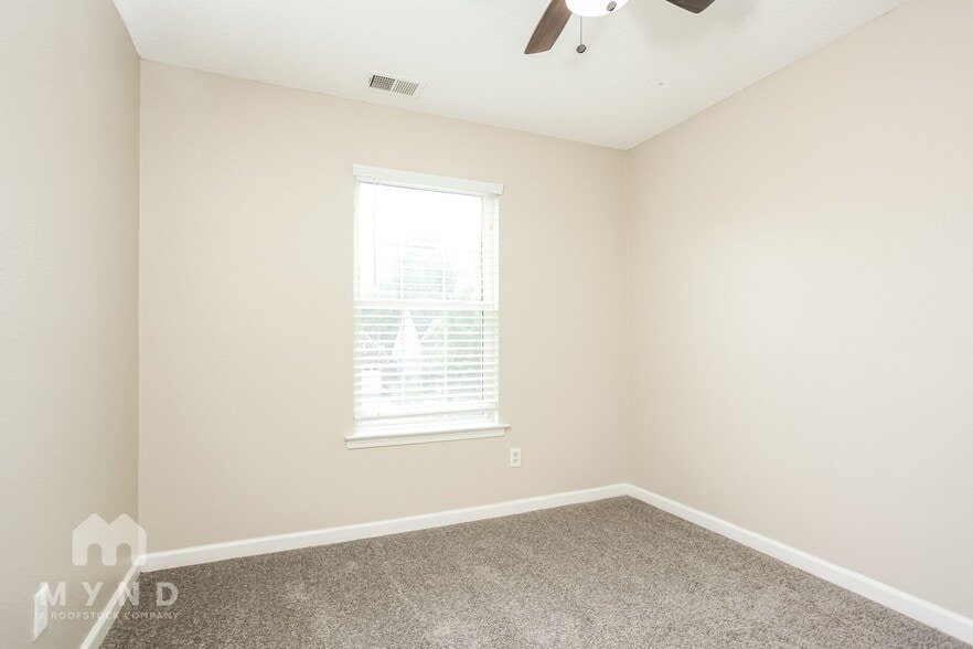 Building Photo - 7322 Green Ash Dr