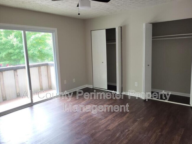 Building Photo - 1867 Myrtle Dr SW