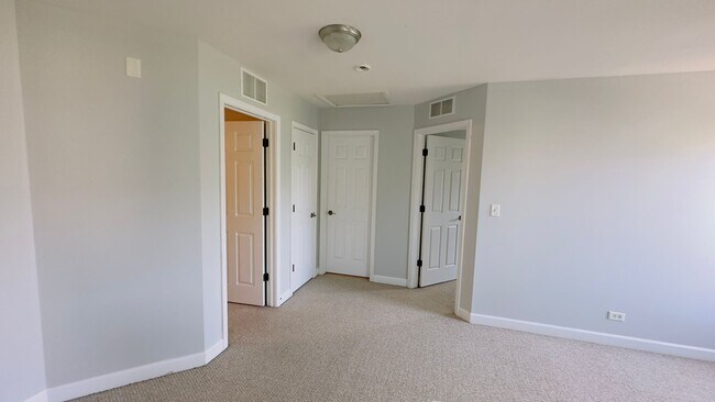 Building Photo - 1128 Bartholdi Ct