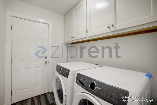 Building Photo - 4315 La Salle Ave