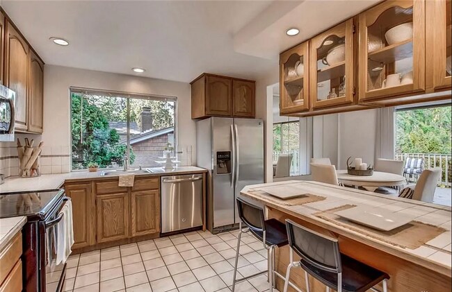 Building Photo - Spacious 5BR Home in Wild Tree – Ideal for Multi-Generational Living!