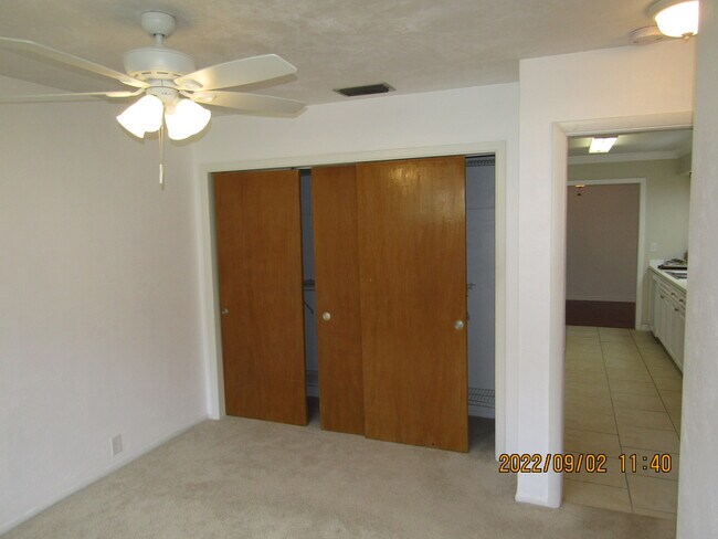 Building Photo - 736 Cadiz Rd