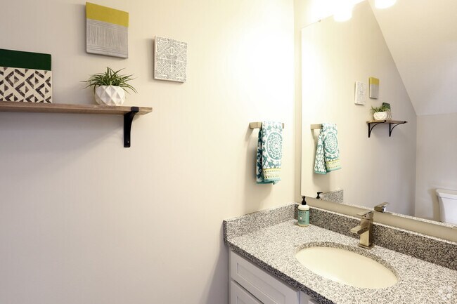 Building Photo - 2 Bedroom, 2.5 Bath Premium Townhome