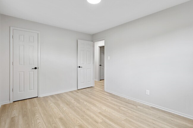 Building Photo - 105 Sumpter Dr
