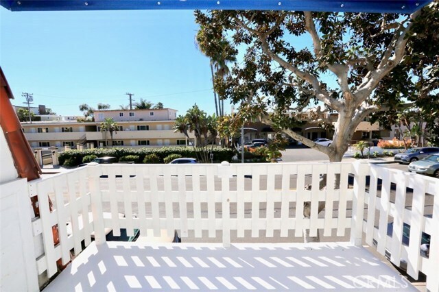 Building Photo - 664 S Coast Hwy