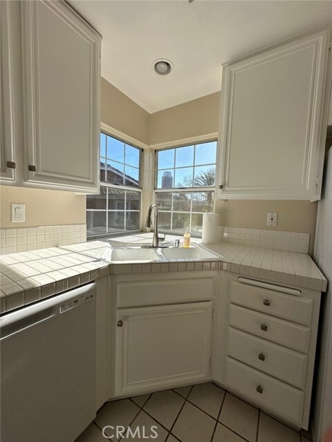 Building Photo - 170 Matisse Cir