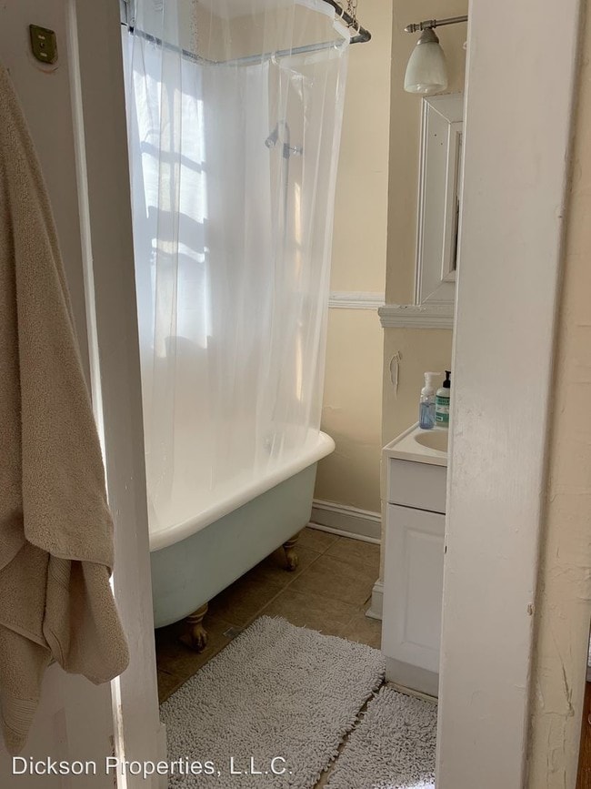 Building Photo - 2712 Grove Ave