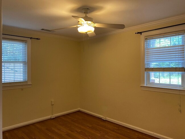 Building Photo - Forest Acres