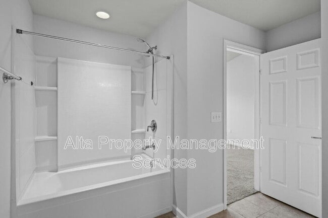 Building Photo - 6881 Woody Vine Dr