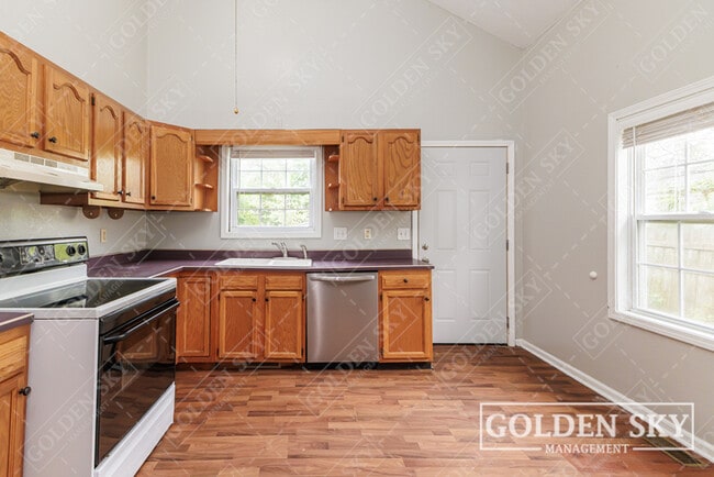 Building Photo - 2708 S Mulberry St