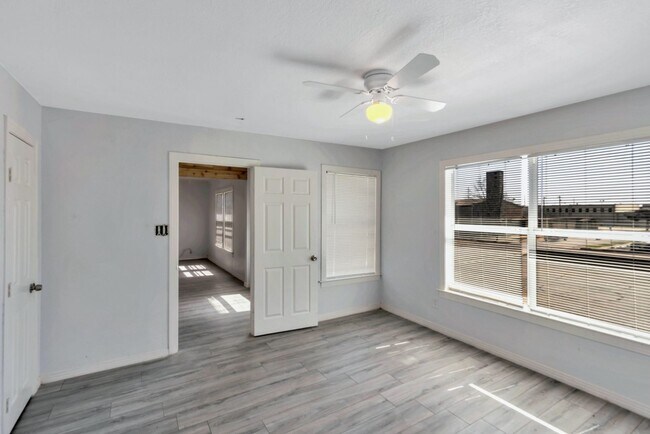 Building Photo - 305 N Robinson St