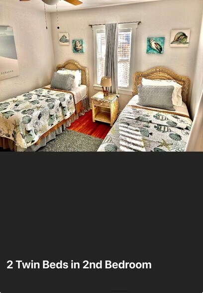 Building Photo - 136 S Oleander Ave