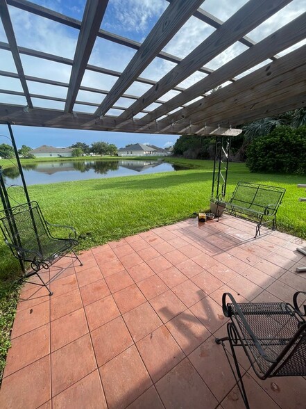 Building Photo - 5906 Diamond Ct