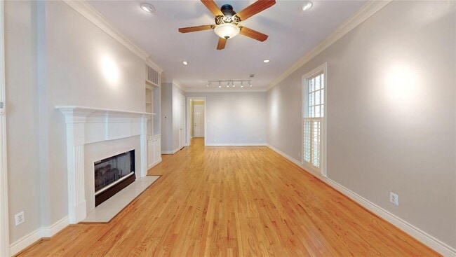 Building Photo - 728 Tirrell St