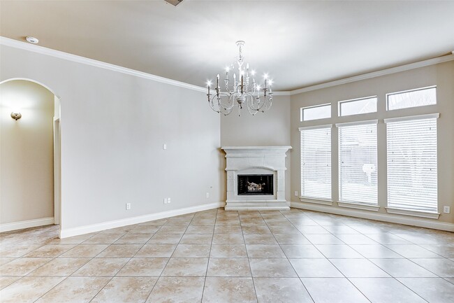 Building Photo - 27923 Silverstream Ct
