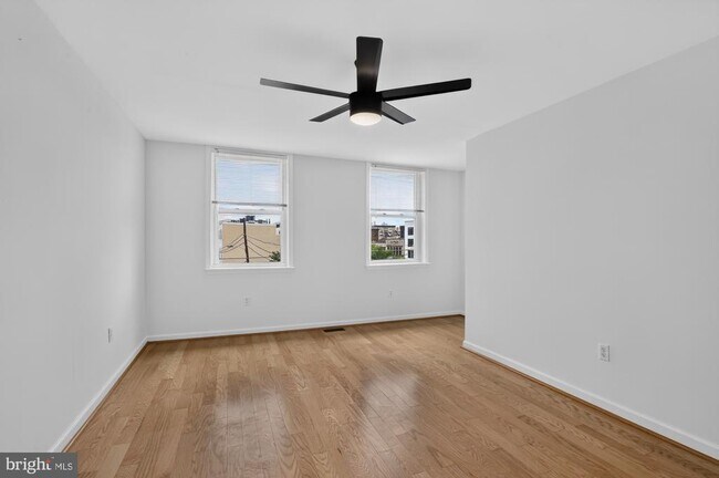 Building Photo - 704 N 18th St