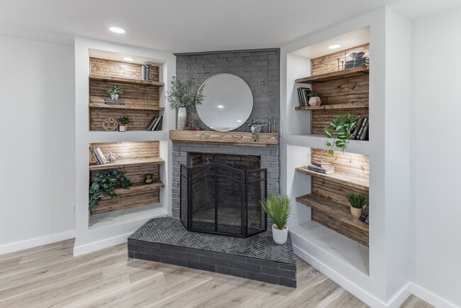 Building Photo - Close to downtown Athens! Beautifully renovated home with charm!