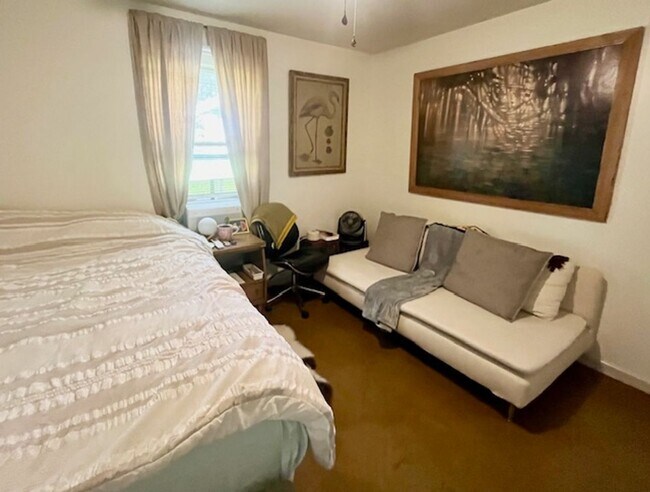 Building Photo - FULLY FURNISHED AND UTILITIIES INCLUDED FOR RENT