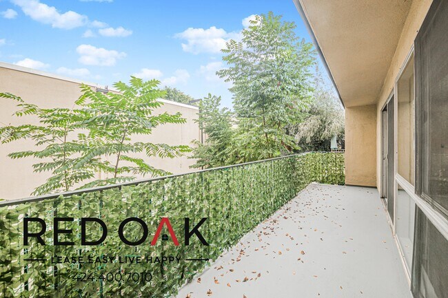 Building Photo - 15101 Magnolia Blvd