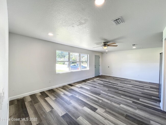 Building Photo - 124 Bermuda St