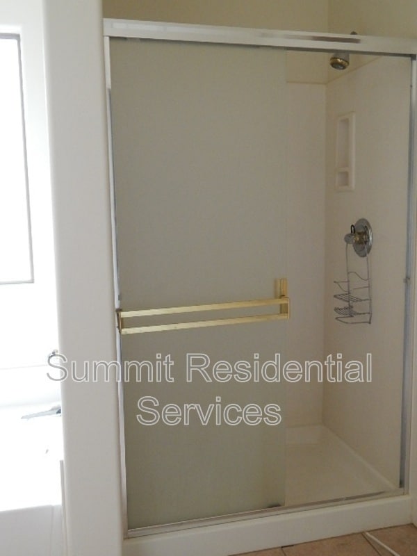 Building Photo - 242 E Corte Rancho Encanto