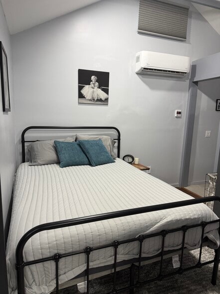 Building Photo - 629 N Reese Pl