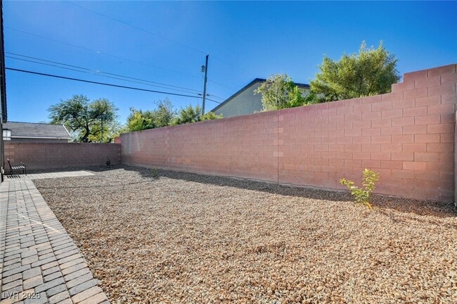 Building Photo - 3791 McLeod Dr