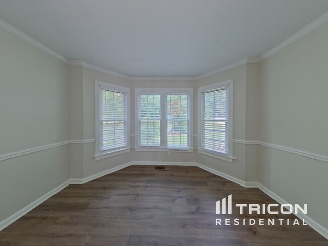 Building Photo - 325 Cypress Ln