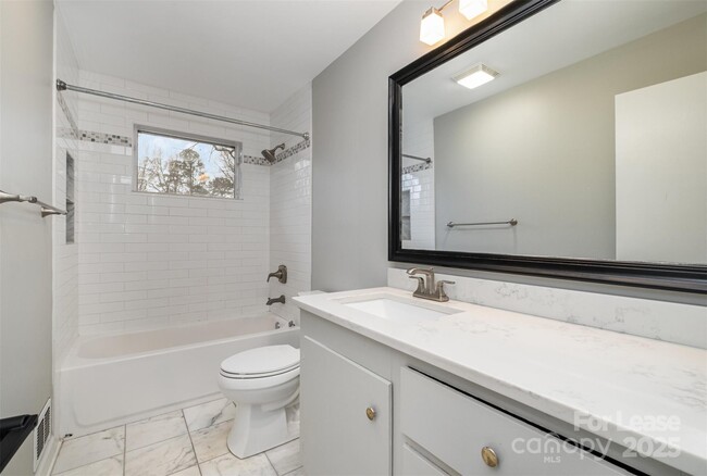 Building Photo - 4014 Sulkirk Rd
