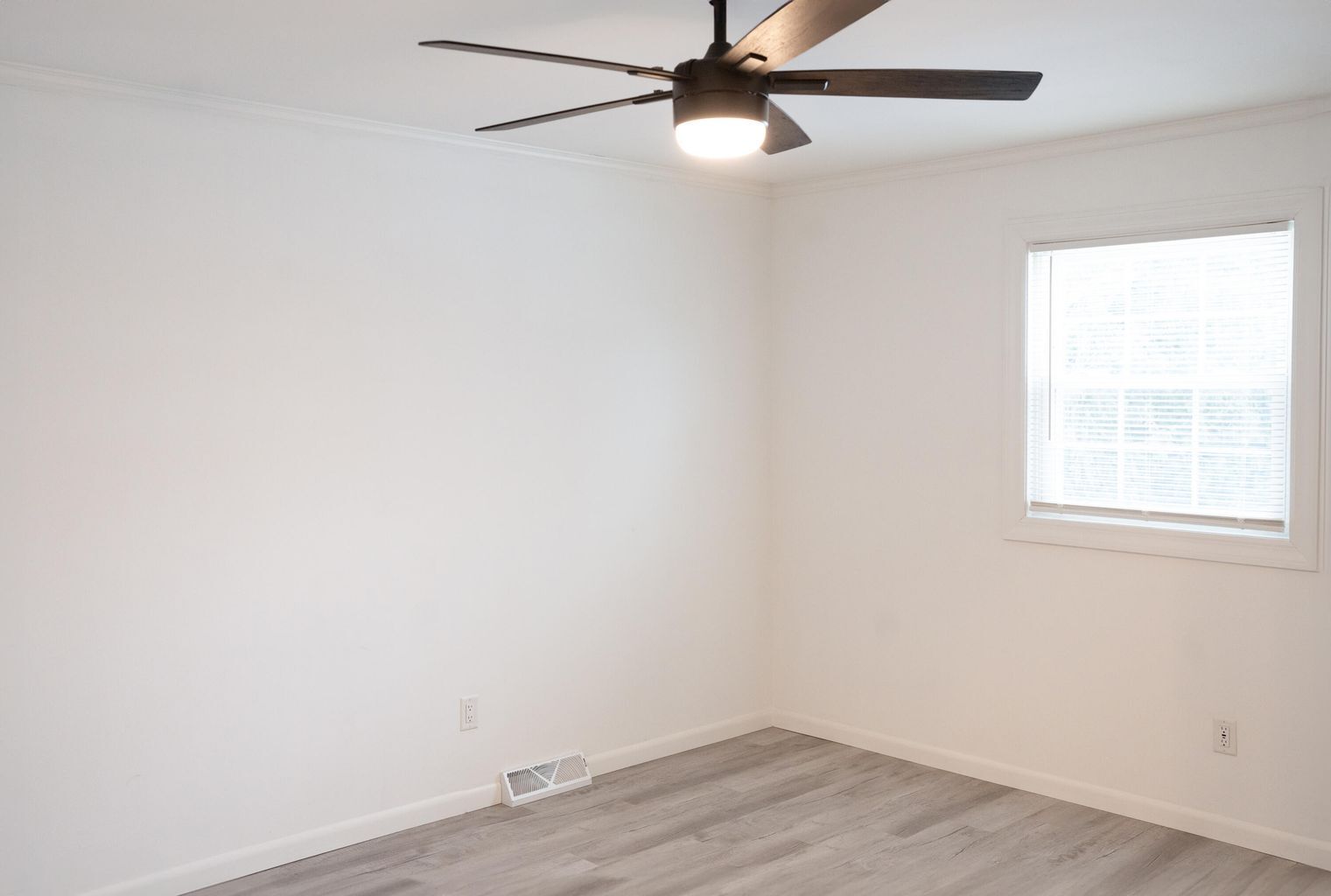 Building Photo - 919 Seneca Dr