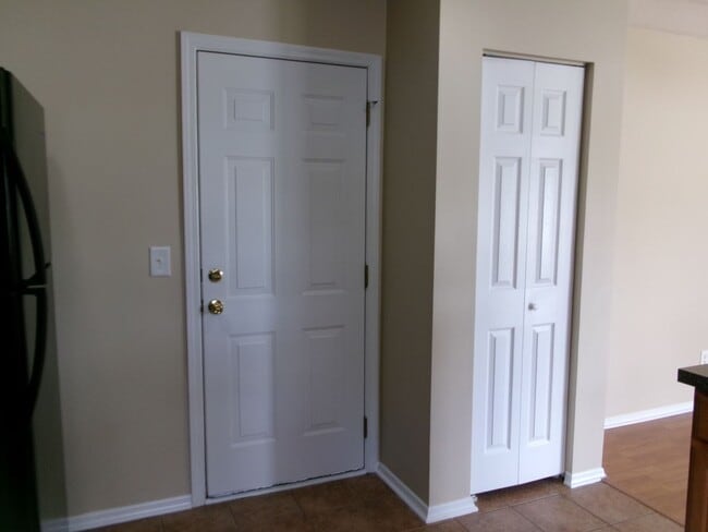 Building Photo - 3 bedroom, 2.5 bath home located in Bellegrove Preserve