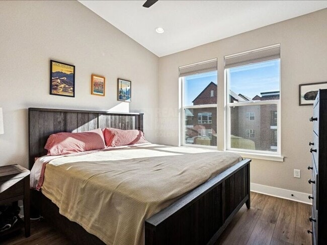 Building Photo - 3073 W Bates Ave