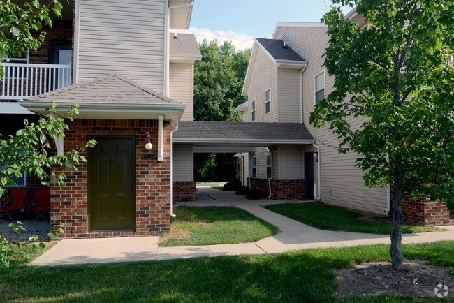 Primary Photo - Forest Oaks Apartments