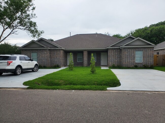 Primary Photo - 13660 Del Papa St