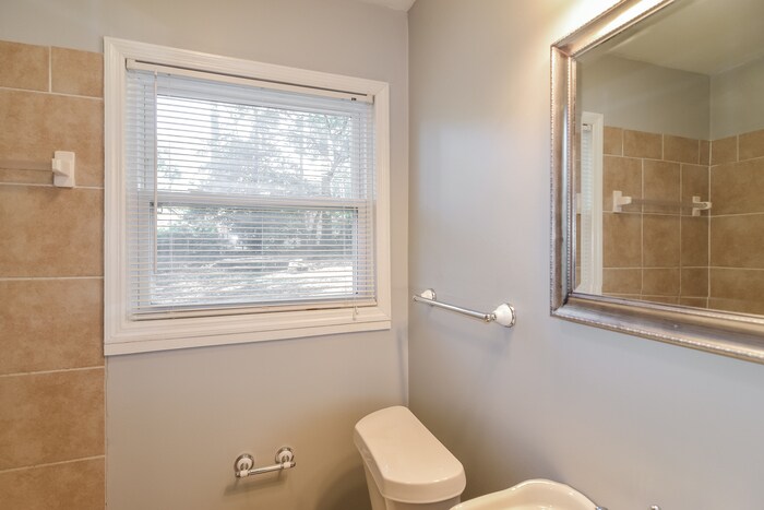 Building Photo - 1151 Lombard Dr