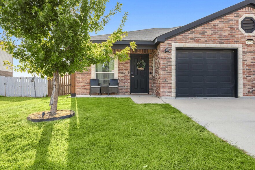 Building Photo - 4709 Waterproof Dr