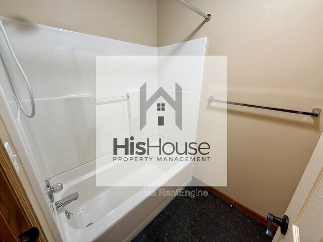 Building Photo - 2318 45th Ave