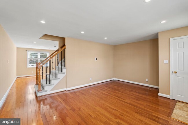 Building Photo - 1233 Halstead Rd