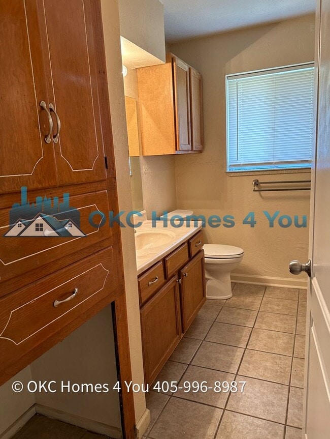 Building Photo - 3 Bedroom, 1 Bathroom Home in Bethany
