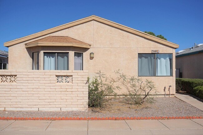 Building Photo - 769 S Sunset Vista Dr