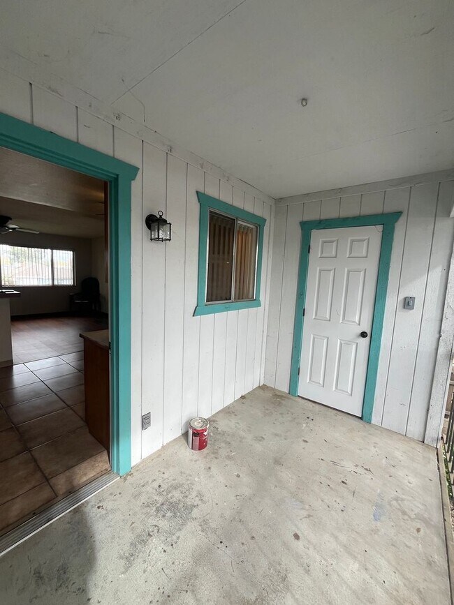 Building Photo - 4384