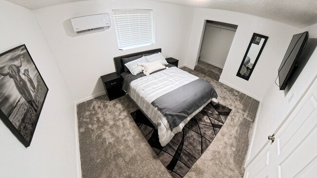 Building Photo - Enchantment Executive Villas LLC