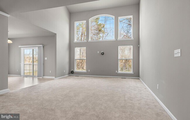 Building Photo - 243 Wavyleaf Dr